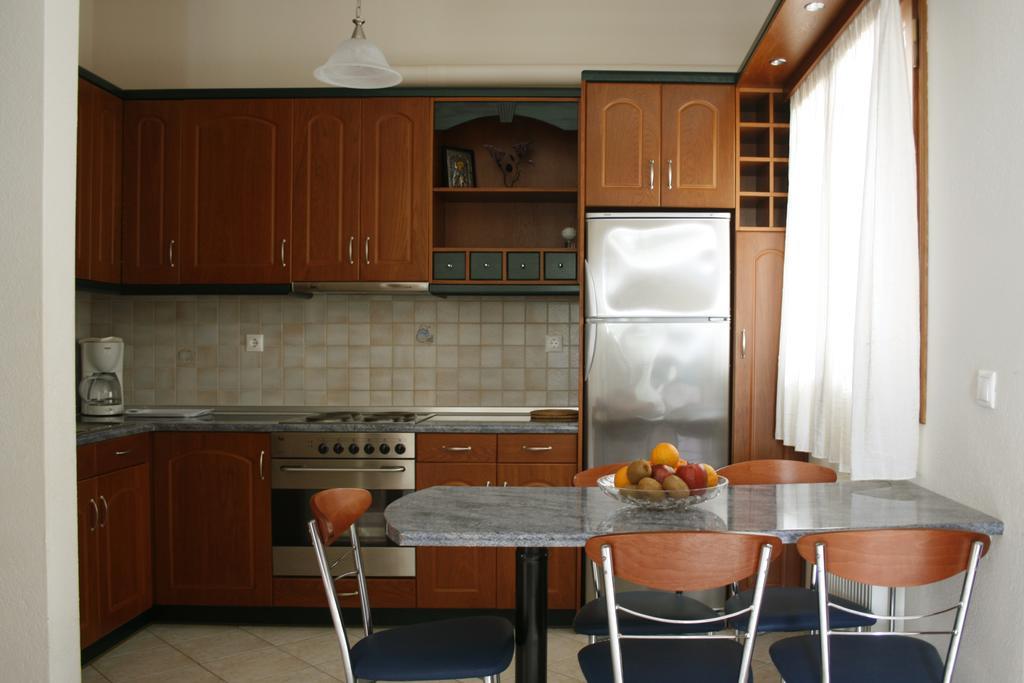Zouzoulas Filoxenia - Koralia Apartments Milina Ruang foto