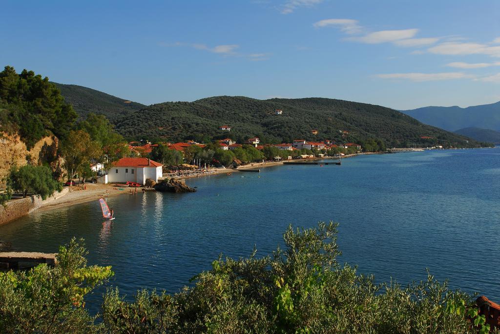 Zouzoulas Filoxenia - Koralia Apartments Milina Bagian luar foto